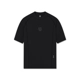 flatlay LYCRA® ADAPTIV Baselayer Shortsleeve in black, front view