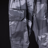 SM'20 Cargo High Rib in grey camo, detail shot of cargo pocket and fabric texture